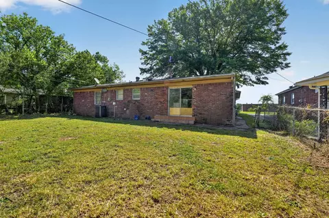 Exterior - 3445 Powers Rd, Memphis, TN 38128 photo 8 of 11