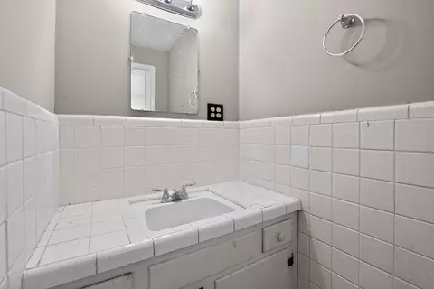 Bath - 3445 Powers Rd, Memphis, TN 38128 photo 3 of 4