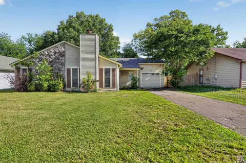 3372 Spring Shadow Dr, Memphis, TN 38118