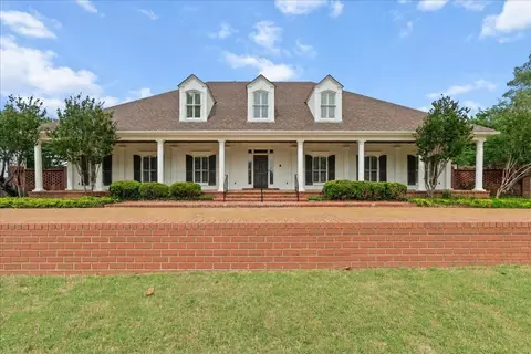 8778 Poplar Pike Dr, Germantown, TN 38138
