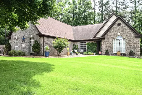 6437 Inniswood Dr, Bartlett, TN 38135