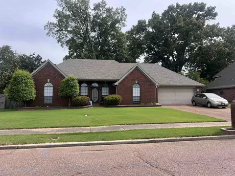 3753 Russell Hurst Dr E, Bartlett, TN 38135