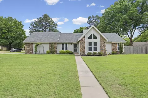 5609 Elmore Rd, Bartlett, TN 38134