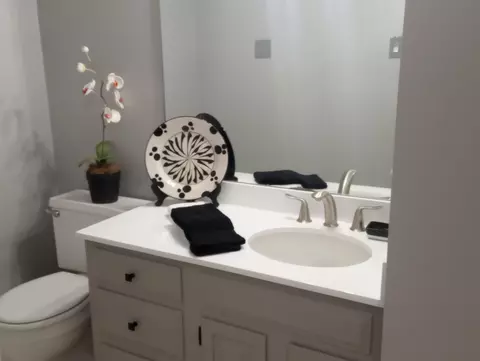 Bath - 5960 Macinness Dr W, Memphis, TN 38119 photo 1 of 3