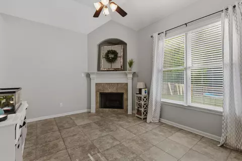 Living - 4982 Grace View Ln, Bartlett, TN 38135 photo 2 of 2