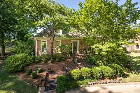 6362 N Massey Hill Dr, Memphis, TN 38120