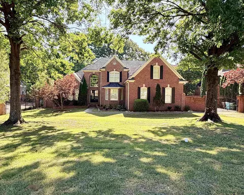 1816 New Riverdale Rd, Germantown, TN 38138