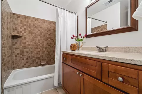 Bath - 487 Lytle Dr, Memphis, TN 38122 photo 2 of 2