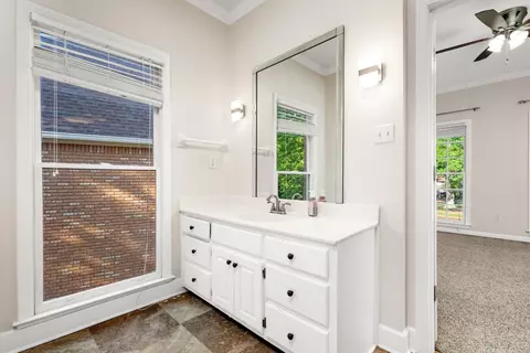 Bath - 895 Joe Dr, Collierville, TN 38017 photo 5 of 8