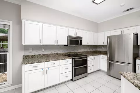 Kitchen - 895 Joe Dr, Collierville, TN 38017 photo 3 of 5