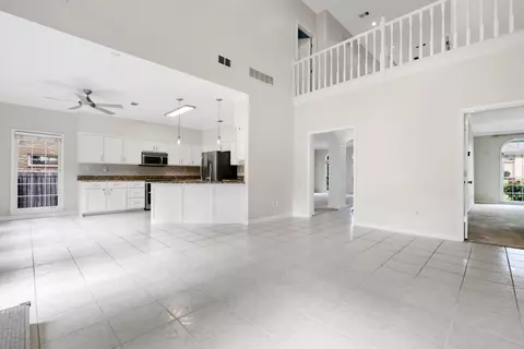 Living - 895 Joe Dr, Collierville, TN 38017 photo 6 of 7