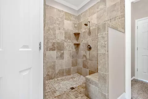 Bath - 895 Joe Dr, Collierville, TN 38017 photo 4 of 8