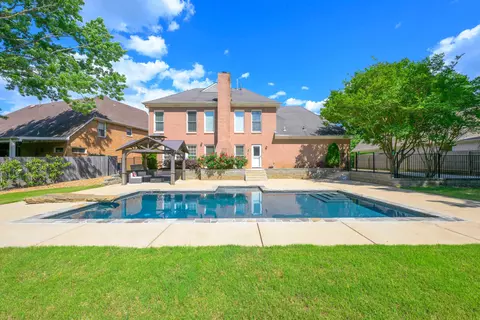 Exterior - 895 Joe Dr, Collierville, TN 38017 photo 4 of 7
