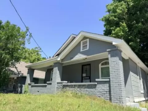 560 W Peebles Rd, Memphis, TN 38109