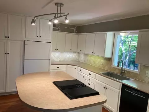 Kitchen - 5378 Dee Cv, Memphis, TN 38119 photo 3 of 3