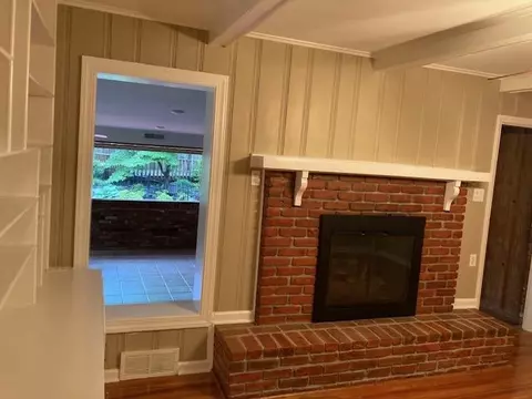 Living - 5378 Dee Cv, Memphis, TN 38119 photo 5 of 7