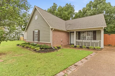 7893 Bentwood Cir, Memphis, TN 38018