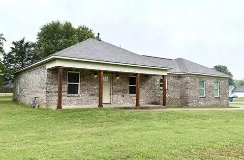 90 Squires Grove Dr, Atoka, TN 38004