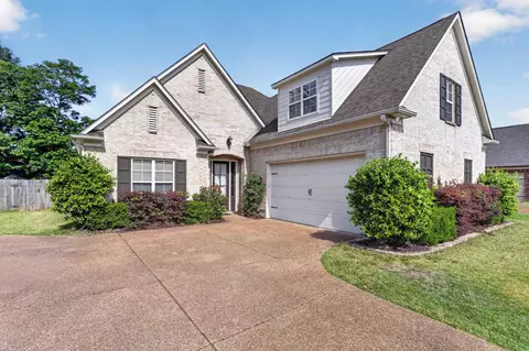 Exterior - 1379 Raindrop Dr, Collierville, TN 38017 photo 2 of 4