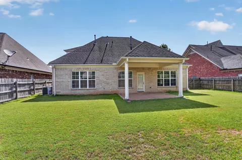 Exterior - 1379 Raindrop Dr, Collierville, TN 38017 photo 3 of 4