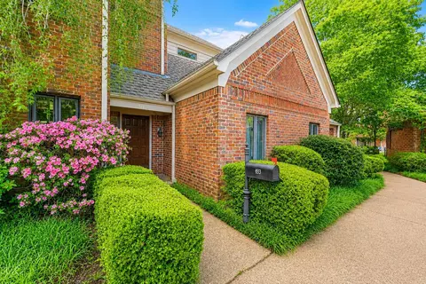 493 E Racquet Club Pl #493, Memphis, TN 38117