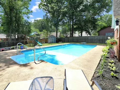 8881 W Glendale Ct, Cordova, TN 38018