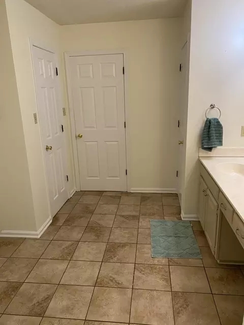 Bath - 81 Candlewick Dr, Jackson, TN 38305 photo 4 of 6