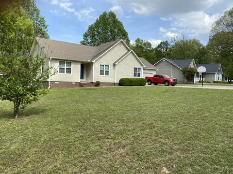 Exterior - 81 Candlewick Dr, Jackson, TN 38305 photo 2 of 5