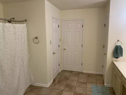 Bath - 81 Candlewick Dr, Jackson, TN 38305 photo 3 of 6