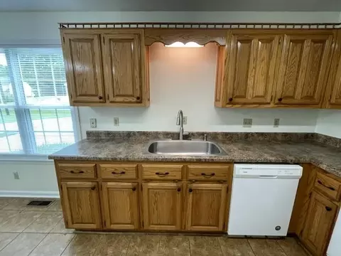 Kitchen - 81 Candlewick Dr, Jackson, TN 38305 photo 2 of 2