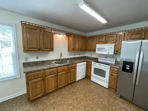 Kitchen - 81 Candlewick Dr, Jackson, TN 38305 photo 1 of 2