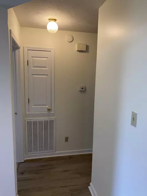 Entry Way - 81 Candlewick Dr, Jackson, TN 38305 photo 2 of 2