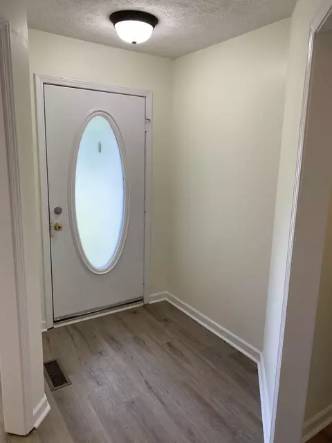Entry Way - 81 Candlewick Dr, Jackson, TN 38305 photo 1 of 2