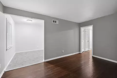 Living - 4239 Coventry Dr, Memphis, TN 38127 photo 3 of 4