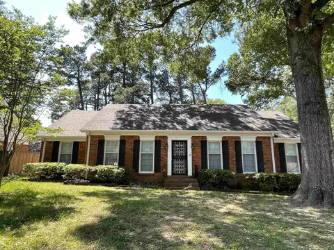 379 Mcelroy Rd, Memphis, TN 38120