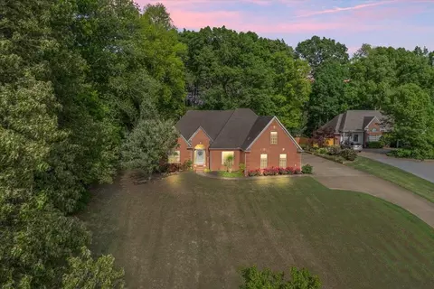 375 Leggett Dr, Atoka, TN 38004