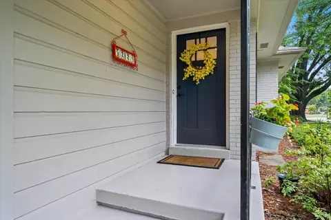 Exterior - 5229 Sequoia Rd, Memphis, TN 38120 photo 3 of 9