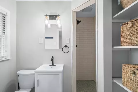 Bath - 5229 Sequoia Rd, Memphis, TN 38120 photo 1 of 2