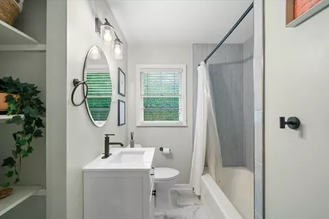 Bath - 5229 Sequoia Rd, Memphis, TN 38120 photo 2 of 2