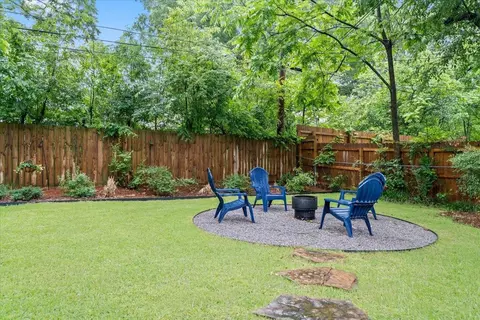 Exterior - 5229 Sequoia Rd, Memphis, TN 38120 photo 7 of 9