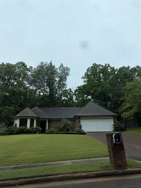 2249 Easton Dr, Cordova, TN 38016