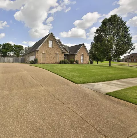 3800 Park Creek Dr, Southaven, MS 38672