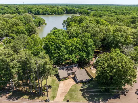 166 Viking Dr, Cordova, TN 38018