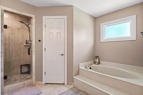 Bath - 304 Spring Mill Rd, Collierville, TN 38017 photo 2 of 4