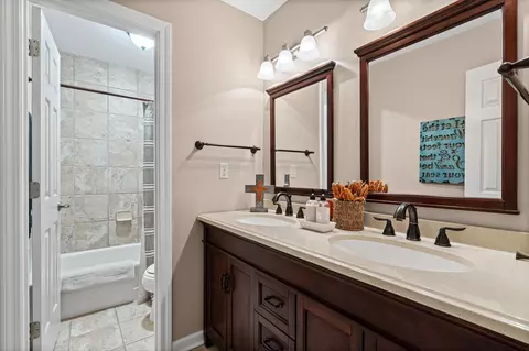 Bath - 304 Spring Mill Rd, Collierville, TN 38017 photo 3 of 4