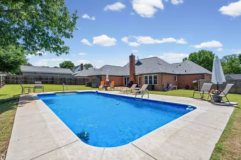 Exterior - 304 Spring Mill Rd, Collierville, TN 38017 photo 6 of 6