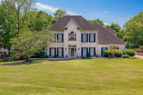 7695 Chapel Ridge Dr, Memphis, TN 38016