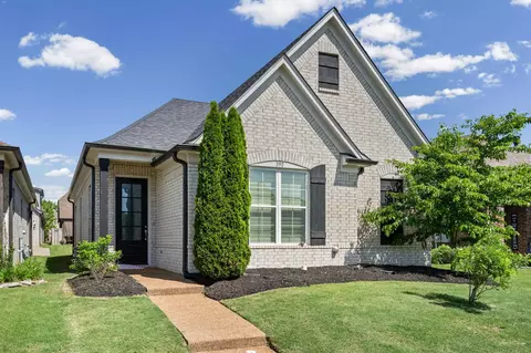390 Cherokee Cir, Oakland, TN 38060