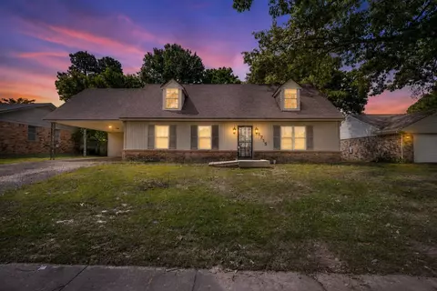 5715 Bartlett Woods Dr, Bartlett, TN 38134