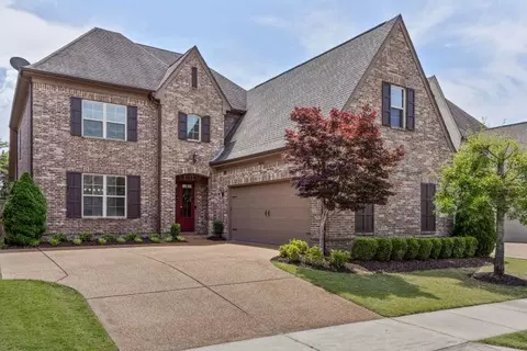 10085 Winding Cross Ln, Collierville, TN 38017